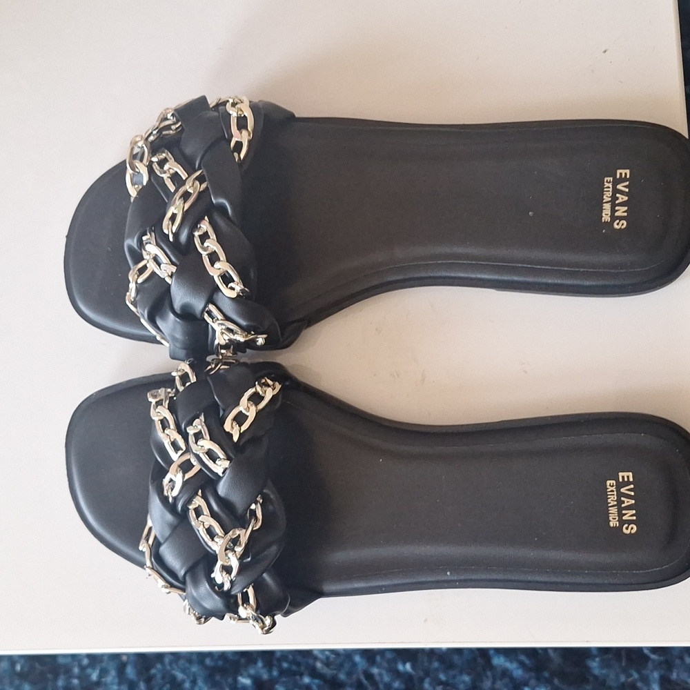 Avenue - Evans - Sandal chain kitty size 10 - NEW